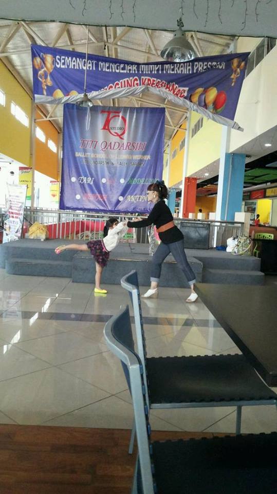 dede lagi ngapain nih?._.