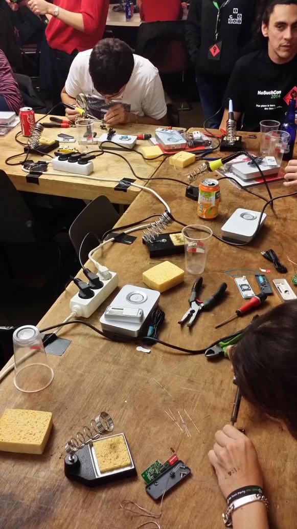 aviramj's tweet photo. Hardware hacking at #NSC14 http://t.co/yOkVFCq698
