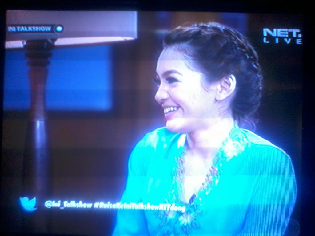 mayaseptha's tweet photo. Thanks "@Iwan0714: Teh @mayaseptha sumpah mani geulis pisan euy di @Ini_Talkshow #RaisaKeIniTalkshowNETdong :D http://t.co/j9I9msmm8A"