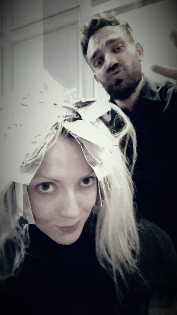 Jakkidoodles's tweet photo. Missing you girl @thewhitmore so much that AJ is giving me Whitmore locks today. #goingdarker #morebeachthanbleach 👱 http://t.co/yUn7Yd6KQp