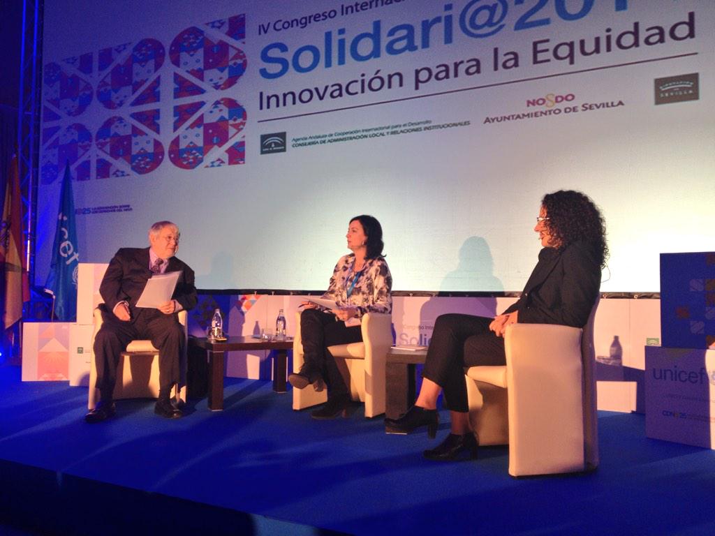 Maribel_UNICEF's tweet photo. Empezamos en #solidaria14 con @MartAriasRobles y Víctor Soler-Sala, uno de los artífices de la #CDN25años http://t.co/AoQjaGsnNQ
