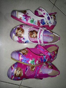 farsq76's tweet photo. Sophia shoes.size 22-35 http://t.co/BAvhSVKlL4