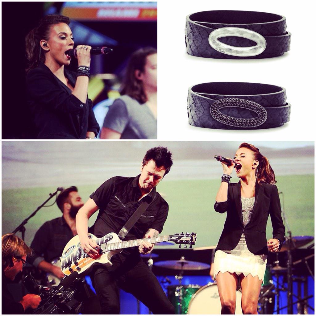 Edgy_style's tweet photo. @kramergirl wearing #edgy while performing at @NASCAR Trump National Doral. L.O.V.E.L.Y.💛 http://t.co/ktP1vmWT7H