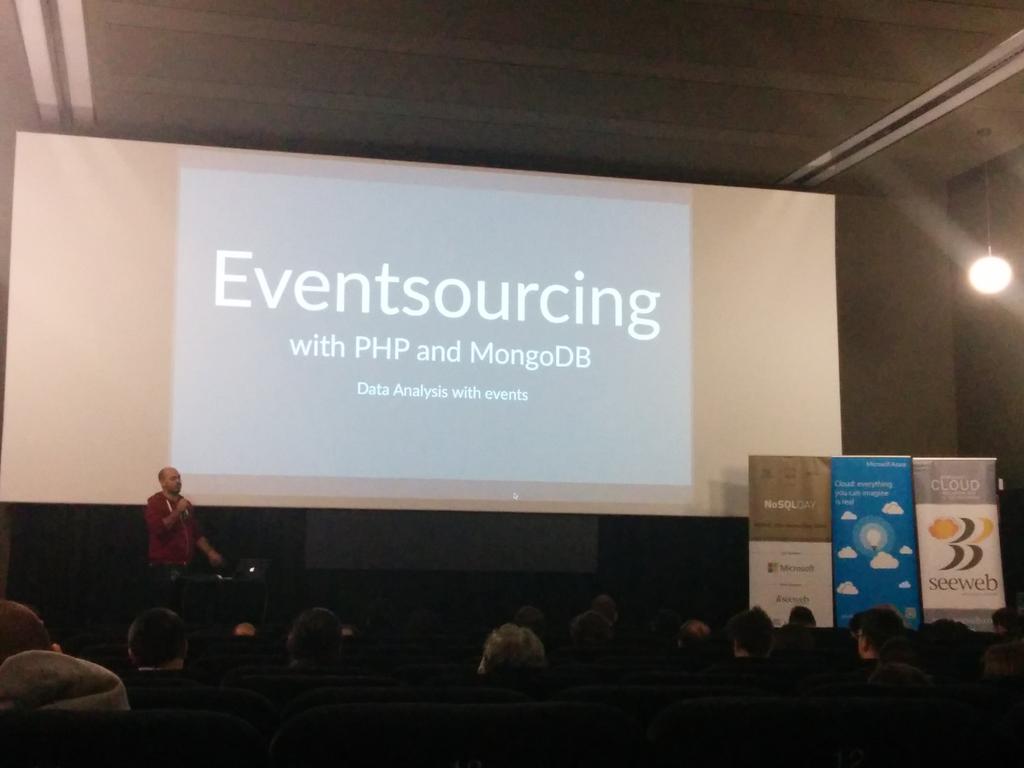 nosqlday's tweet image. .@jnardiello talking about eventsourcing with PHP and MongoDB #nosqlday