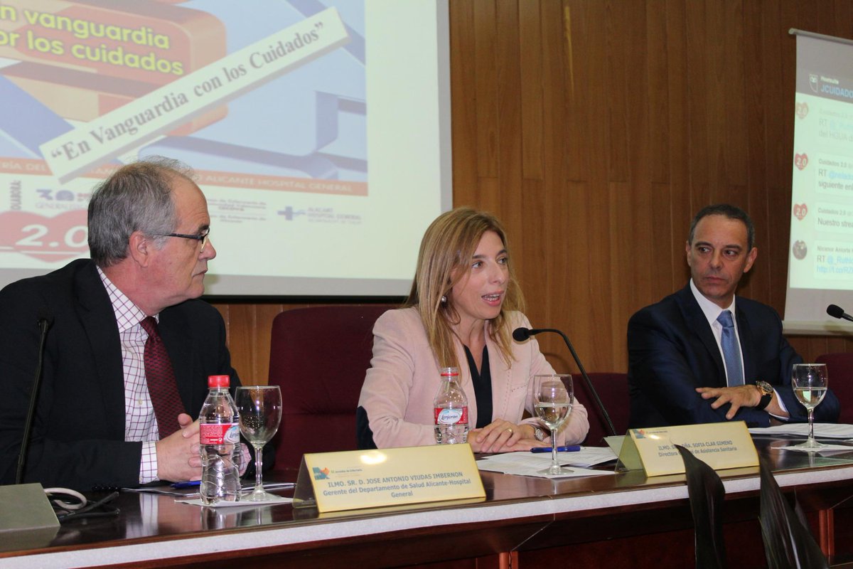 GVAsalualicante's tweet photo. La DG de Asistencia Sanitaria ha inaugurado #JCUIDADOS20 junto al Director de Enfermería y el Gerente del Hospital http://t.co/jtBLdNjXzr