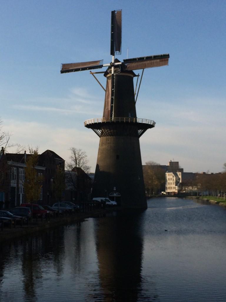 GeurtMouthaan's tweet image. Tikje verdwaald, maar ik hoop hier een Alblasserwaardse molenaar met een mooi verhaal te treffen! #hetkontakt