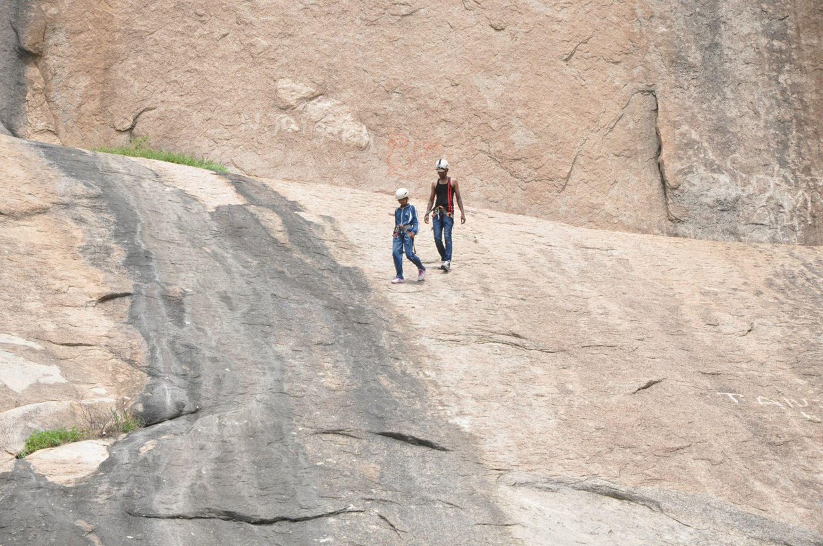 Problems are not stop signs, they are guidelines.
#Mountaineering #Everest