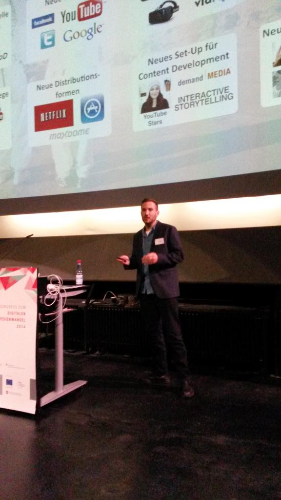 DI_Innovation's tweet photo. Daniel Brückner von @ufalab über #dinafoxx. #DI14. Full Experience durch TV,Web,Game,360 Ermittlungen. #Transmedia http://t.co/QluG3Kmgjs