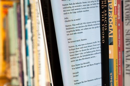 INA_RevueMedias's tweet photo. Ce que le numérique a déjà changé à l'#édition >> http://t.co/8xNrYCwMH2 #ebook #amazon http://t.co/iwYlG3LJrV