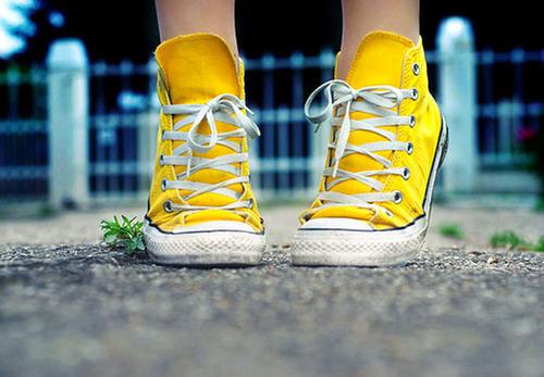 ConverseID's tweet photo. Let the blues of Monday go away, wear something bright! http://t.co/EV5uZxcUHE