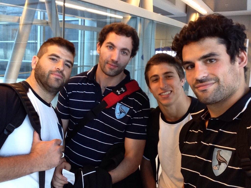 PSG_Rugby's tweet photo. Buen viaje!!! @pacoroman12 @brasoduro @PomeloRojo8 @SantiArata 
Grandes representantes del club! http://t.co/MtB6bj2yyU
