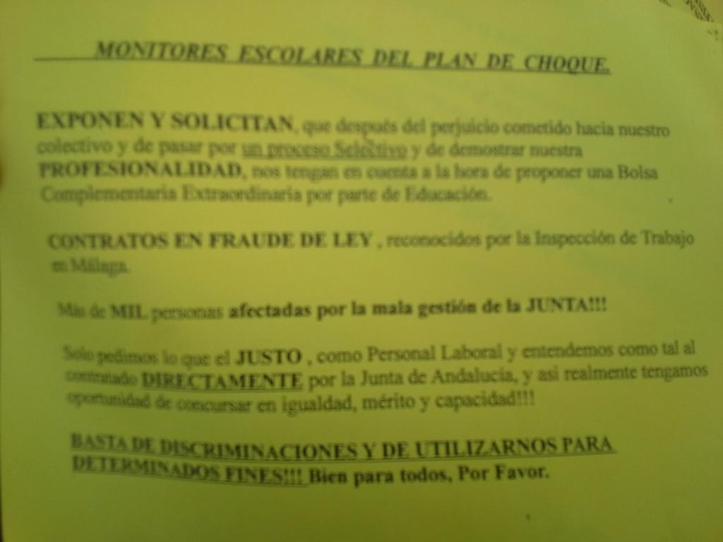 ustea_asp's tweet photo. Monitoras escolares despedidas hoy protestan en Función  Pública. Ánimo!! http://t.co/59KQtwwQGG
