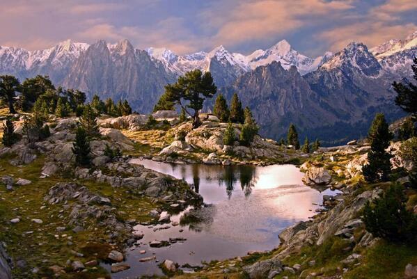 альпы пиренеи. альпы и пиренеи. горный массив пиренеи. альпы пиренеи. альпы пиренеи.