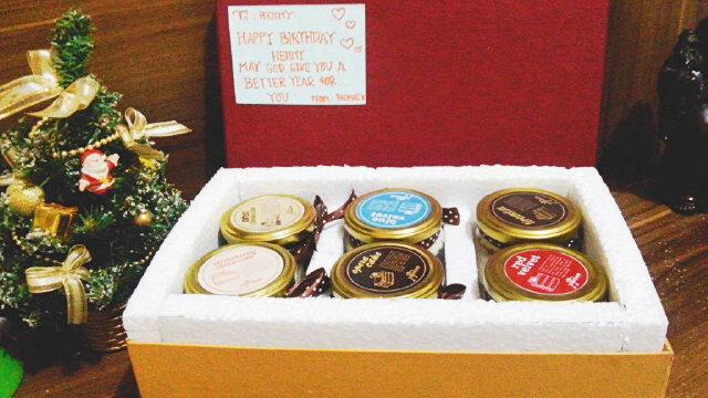 marcellaph8's tweet photo. #cakejar #Jarcake #cakeinjar #papakam #papakamcake #papakampastry http://t.co/fOWOlN5Yx0