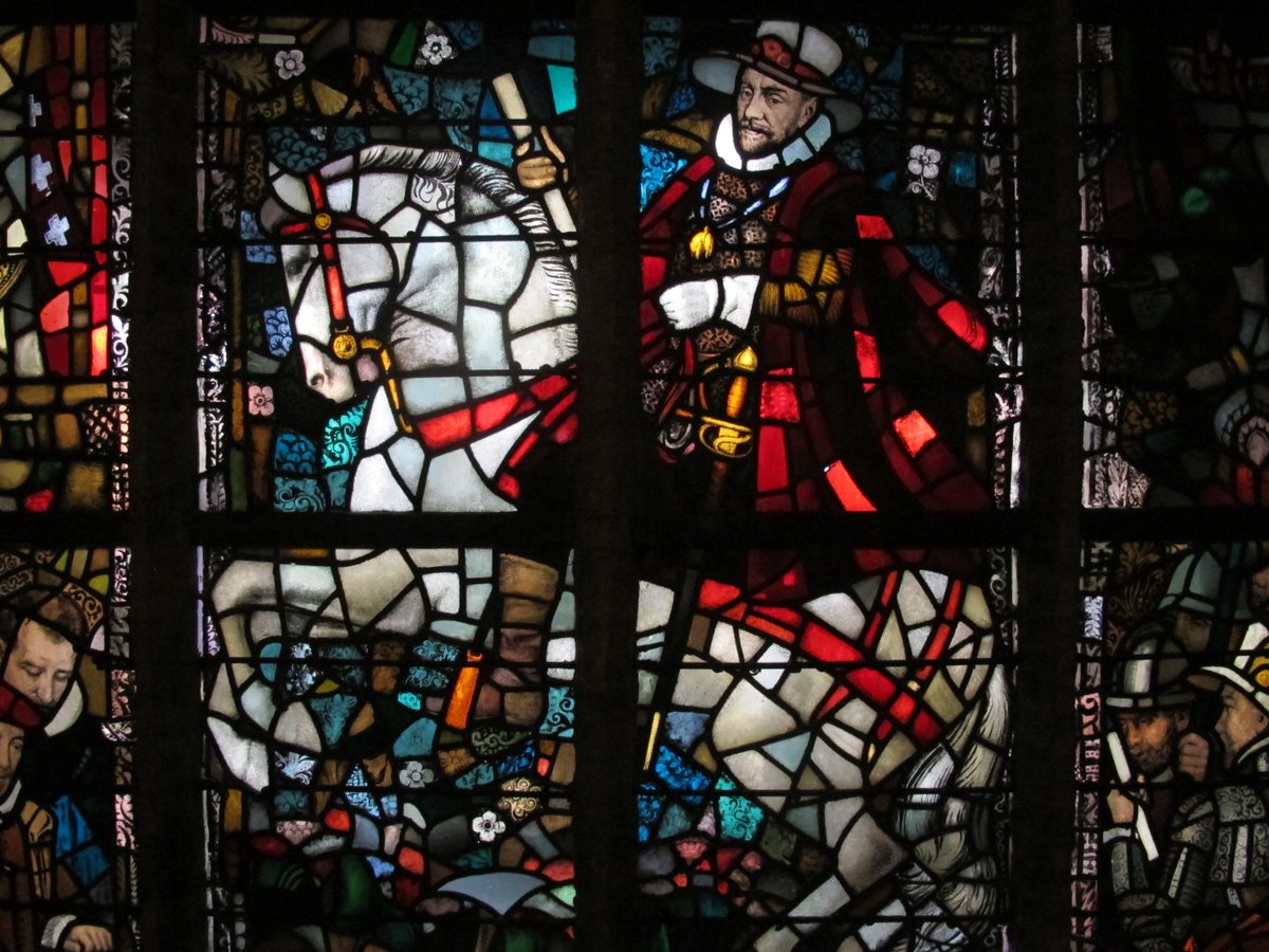 454 te restaureren glas-in-lood panelen in de kooromgang van de Nieuwe Kerk Delft zijn deze week gefotografeerd