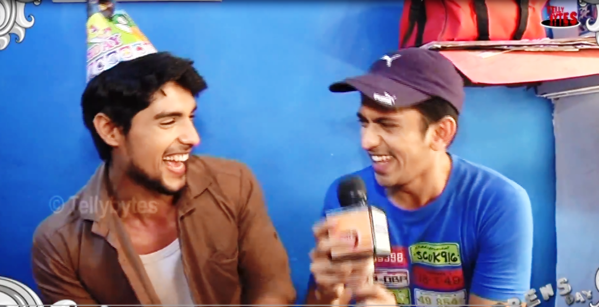 pallo_latke's tweet photo. @6ankitgupta @ChiragChicksy47 #mimickers
@menonNaina @world_of_chaiti @Savita_Panjabi @SaddaHaqian @sayalisolao http://t.co/wSbZ5GlMnE