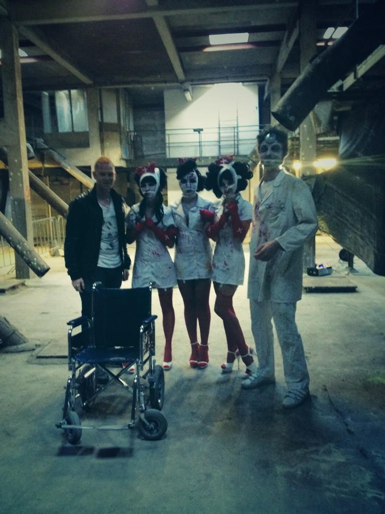 CreativeFact's tweet image. The zombies have arrived... Vandaag wordt er bij ons een video door @Confuzestudio geschoten!