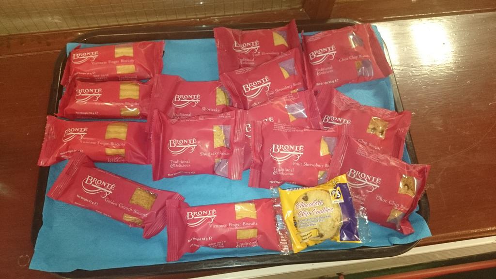 GPYates's tweet photo. All alone in the office with these. How many will be left for @AU_ade @ChrisJAnthony @Giraffe_Cath http://t.co/QL38x1jlGj