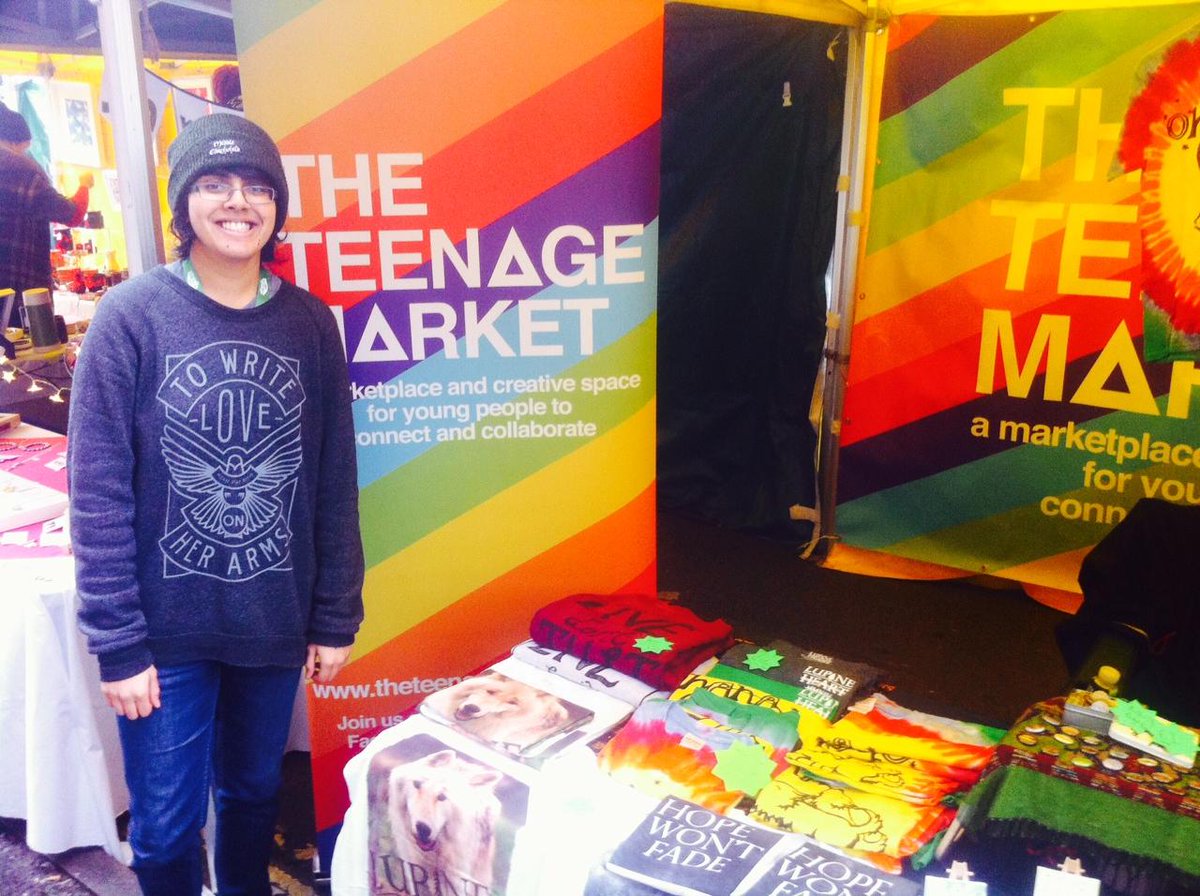 teenage_market's tweet image. Here&apos;s our young trader @LupineHeartCo at the Northern Quarter Market! #smallbizsatmcr #lylmxmas