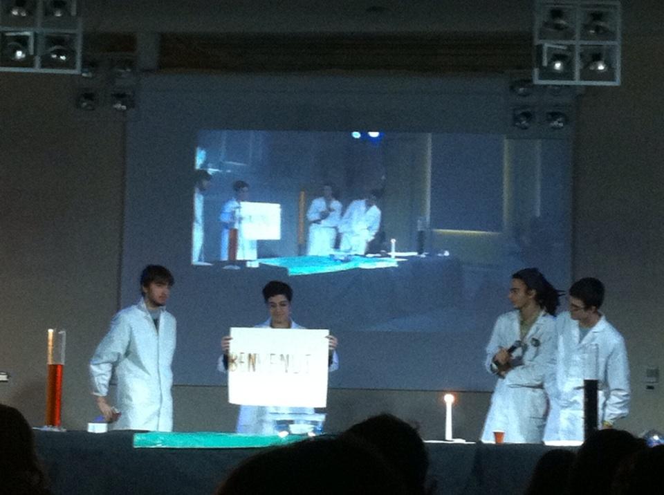 utullia's tweet photo. La magia della chimica a #scientixConf #futurtext finalmente sono i ragazzi che insegnano qualcosa agli insegnanti! http://t.co/RSjwrdR5A3