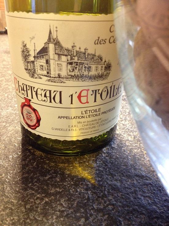QuitouWines's tweet photo. Avec ou sans voile, les dégustations du #jura ont commencé pour #Quitou... Trois semaines de réjouissances ;-) http://t.co/8XS1RYYknu