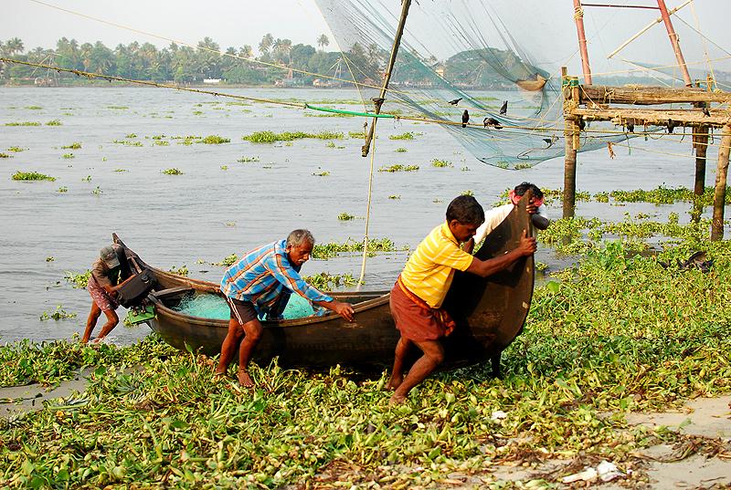LungiGuy's tweet photo. Fort Kochi and a trip down the memory lane. Here: http://t.co/48rEw5FJll #Kerala #fortkochi http://t.co/ZVnVs8D94l