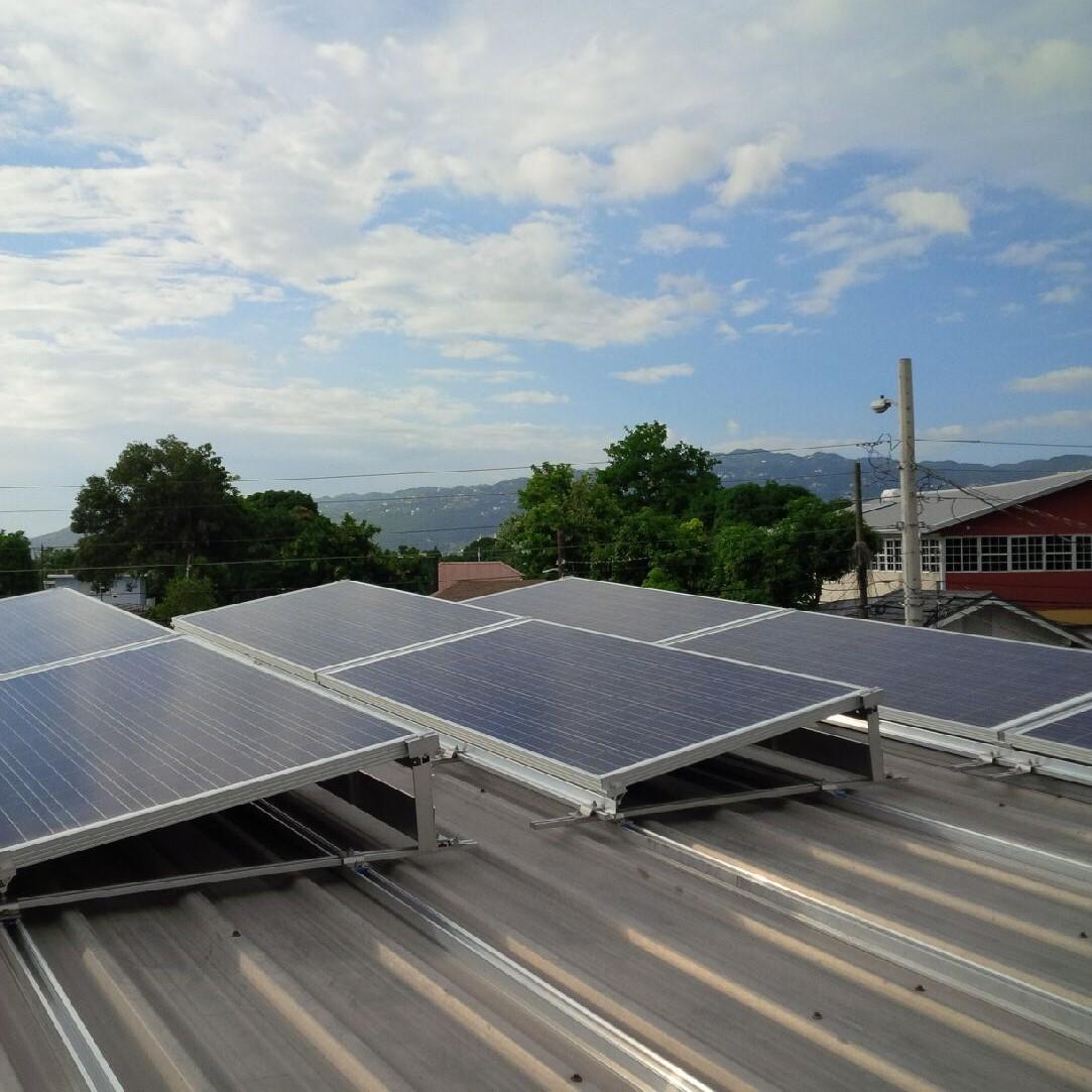 hbsolarcanada's tweet image. #Jamaican #VICERAIL racking with Solar Vu monitor in the reception at Power Gen Inc.Great #solar market @SoleraSolar