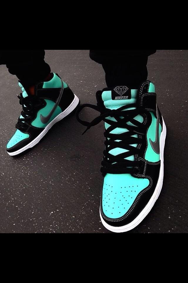 Africtions's tweet photo. Tiffany Dunks http://t.co/LydBfw05vv