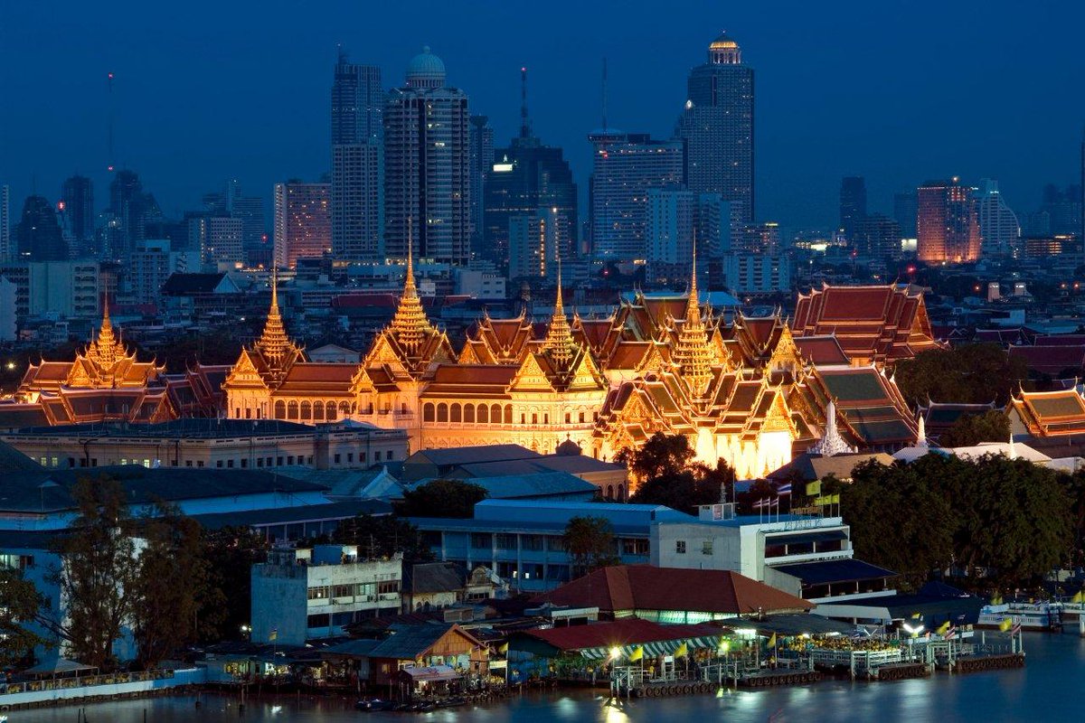 KartuPos's tweet photo. Nah yang mau dibayarin CIMB Niaga AirAsia BIG Card liburan gratis ke Bangkok bareng KartuPos, RT dulu! #HolidayOnUs http://t.co/inIbyNepMH