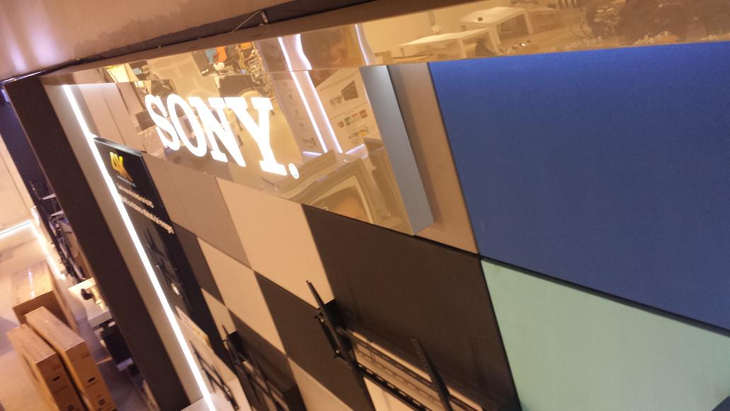 Juanchoaroza's tweet photo. #WorkiandoAndo #Montaje #Falabella #WorldTradeCenterCali #WTC #SoySONY http://t.co/QhOFNIzo92