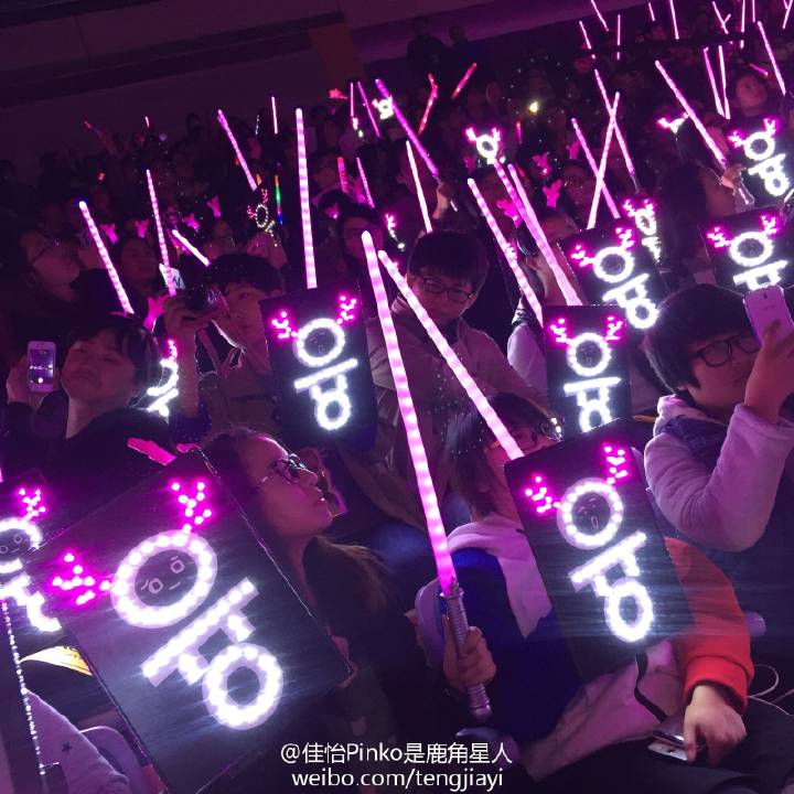 [PIC][21-11-2014]SNSD khởi hành đi Trung Quốc để tham gia "China for GG 1st Fan Party in NanJing" vào trưa nay B29yEqTCEAQ9pBZ