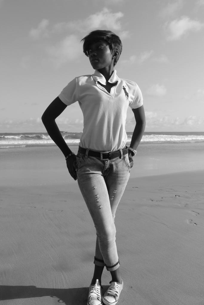 UNDAGEE's tweet photo. jst hanging http://t.co/0UpeqhRxfR
