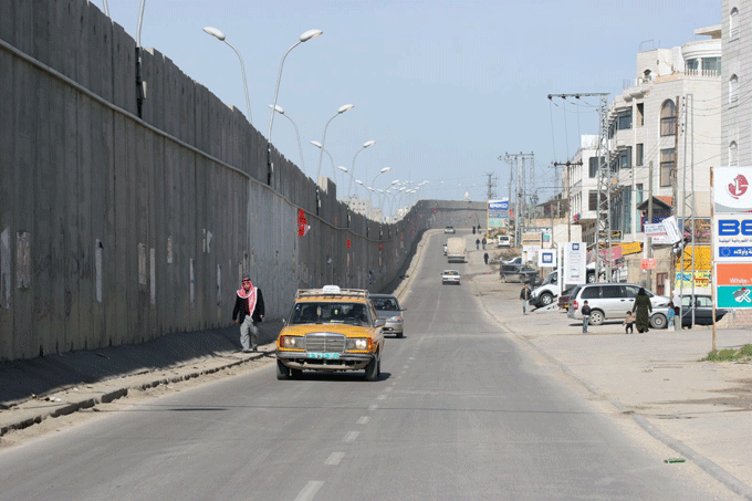 jaran_13's tweet photo. Los mismos que recuerdan la caída del muro de Berlín callan ante las atrocidades del muro en tierras Palestinas... http://t.co/gas97qlkvl