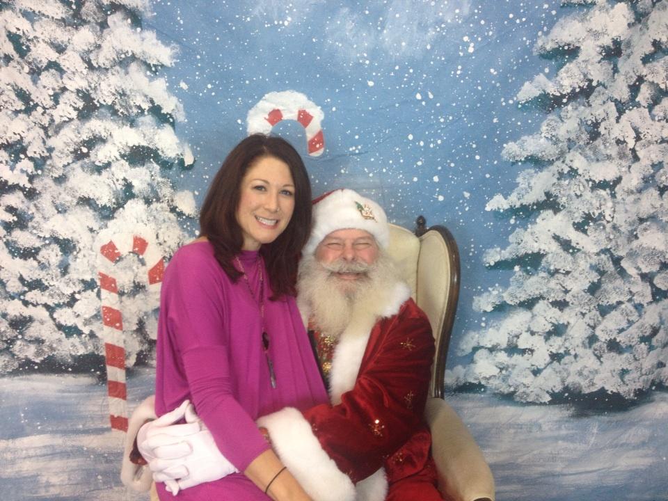 hartbreakerar's tweet image. Santa Baby! Last day at Tinsel and Treasure and we&apos;ve had a blast with Santa and the Junior League gals! #elementtree