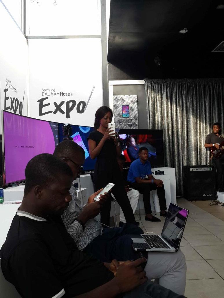 Amegaxi's tweet photo. Everyone sitting next to each other but communicating via Web. π @caroline4real @MacJordaN @ttaaggooee #Note4expo http://t.co/chOmfS3DtS