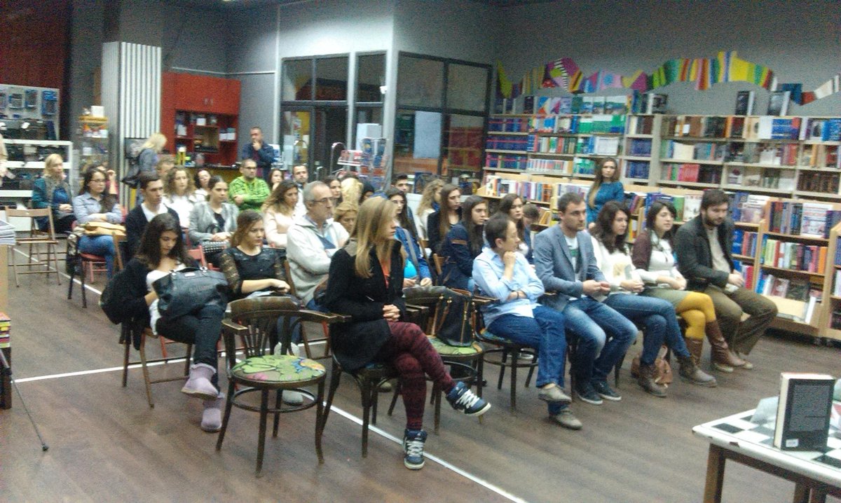 ADP_ZiD_'s tweet photo. Panel discussion is starting. Olivera Komar is starting with her speech with Hannah Arendt. #remember9nov http://t.co/fCewthOc7T