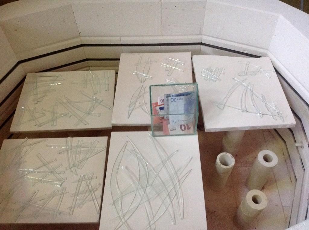 DSteinmeijer's tweet photo. Net de eerste glasworkshop voor@SeriousRequest bij het @KunstencentrumV ,gezellig en hard gewerkt, gulle donaties! http://t.co/9kI59GpG60