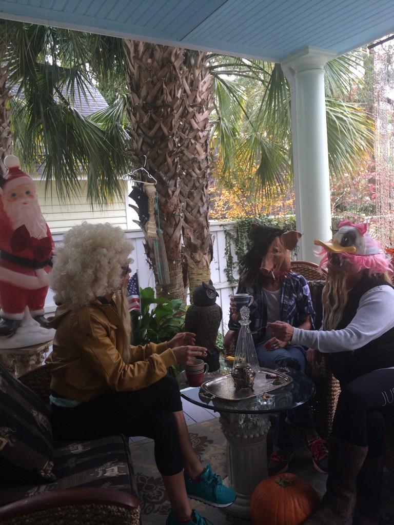 Firequeen0313's tweet photo. @Cucalorus Meeting of the #beards @Firequeen0313 w/ @Preshcole777 #WEIRDWITHBEARDS #WILMINGTONNC #PORTCITY http://t.co/K24fDn61Kw
