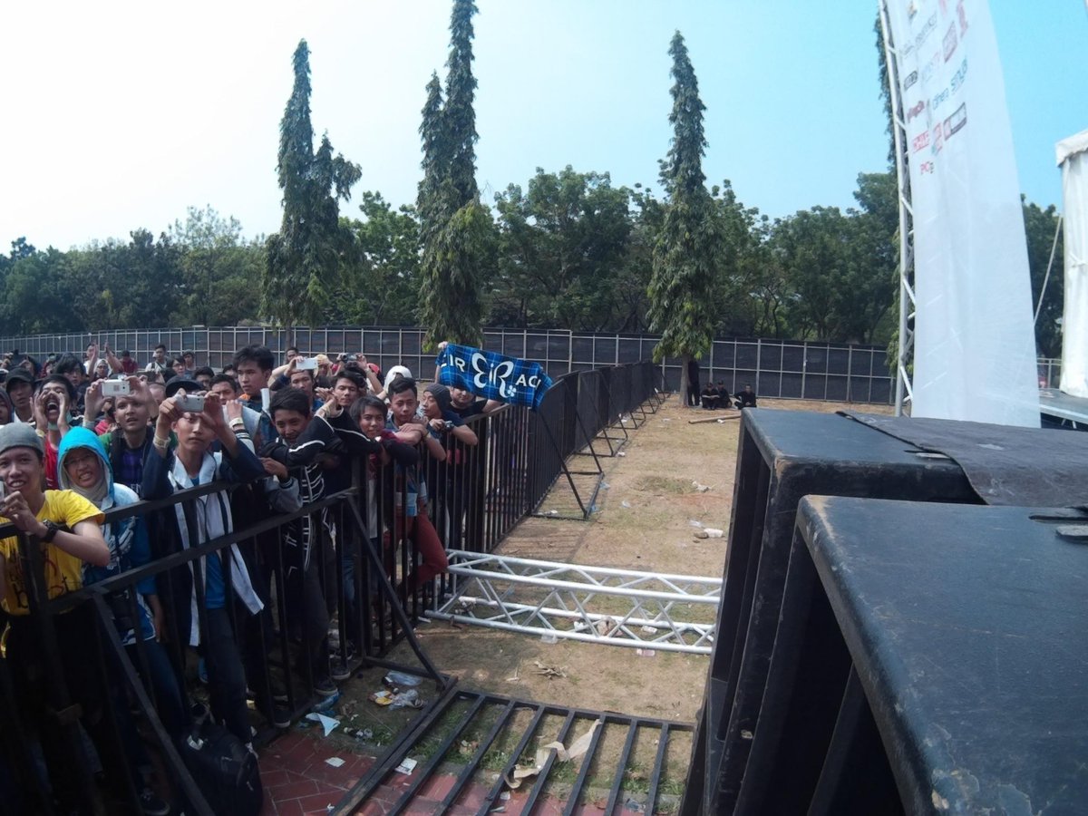 JMusicLab's tweet photo. keren nih @EirAoi_ID #JMusicLAB http://t.co/VolINFQqHo