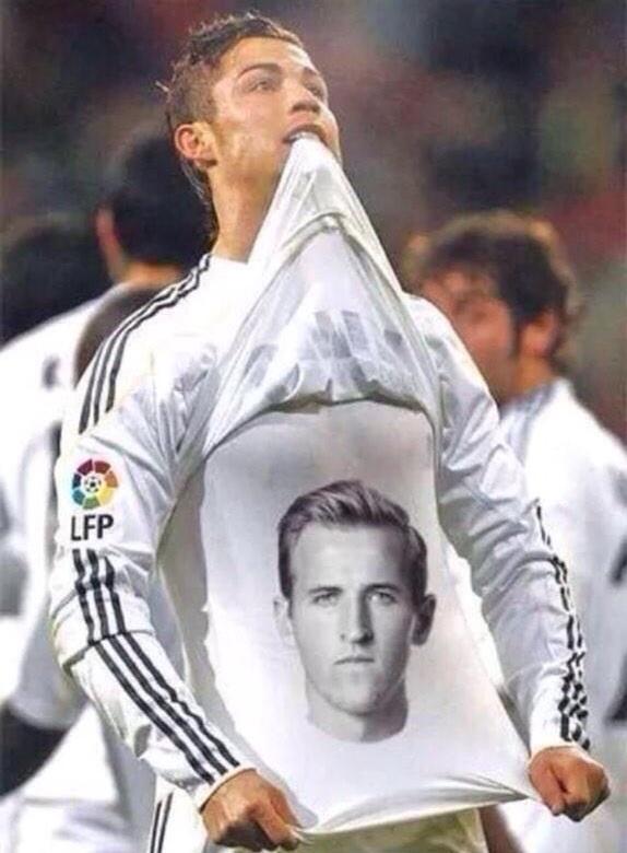 SamRamm's tweet photo. 😂 He knows.... http://t.co/REs5MT5aFd
