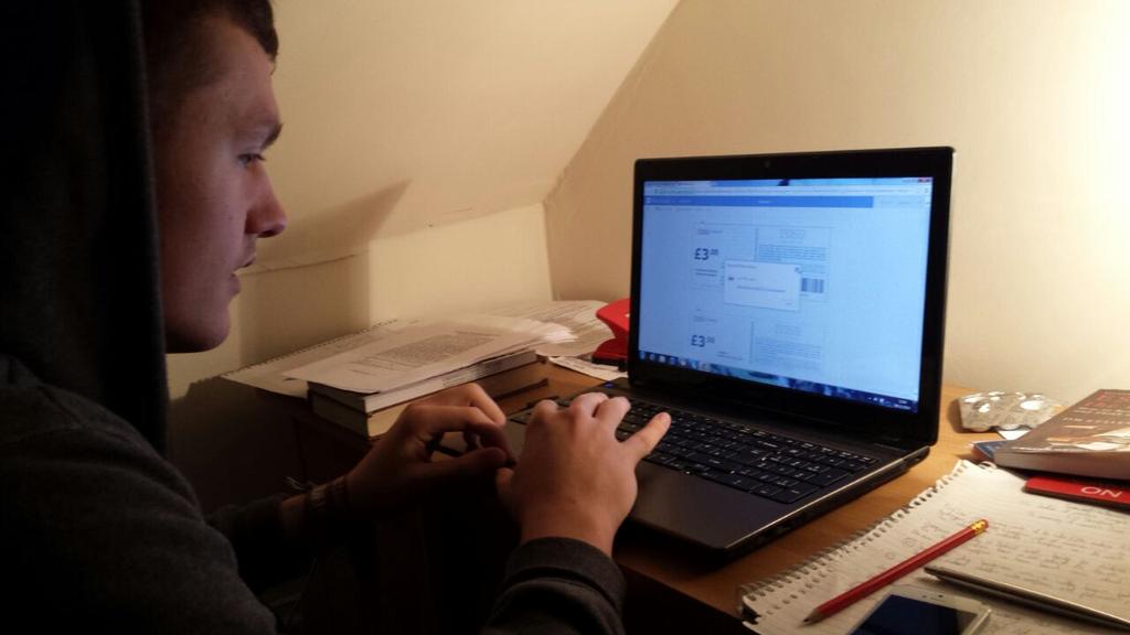 CheapHarper's tweet photo. Printing off me tesco vouchers. #SeeYaLater tesco. http://t.co/4nkYpVm51c