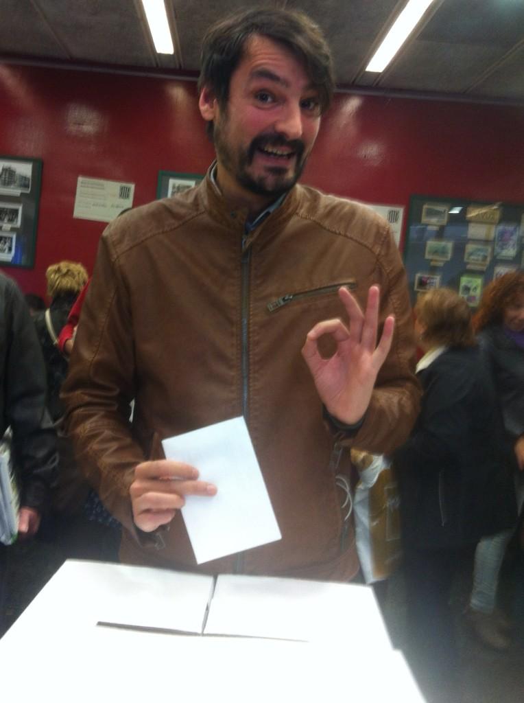 OscarAndreu's tweet photo. Crec que és el primer cop que vaig a votar moderadament content, i no contra algú.

PS: No he pres mdma. http://t.co/B3fM7B1wqG