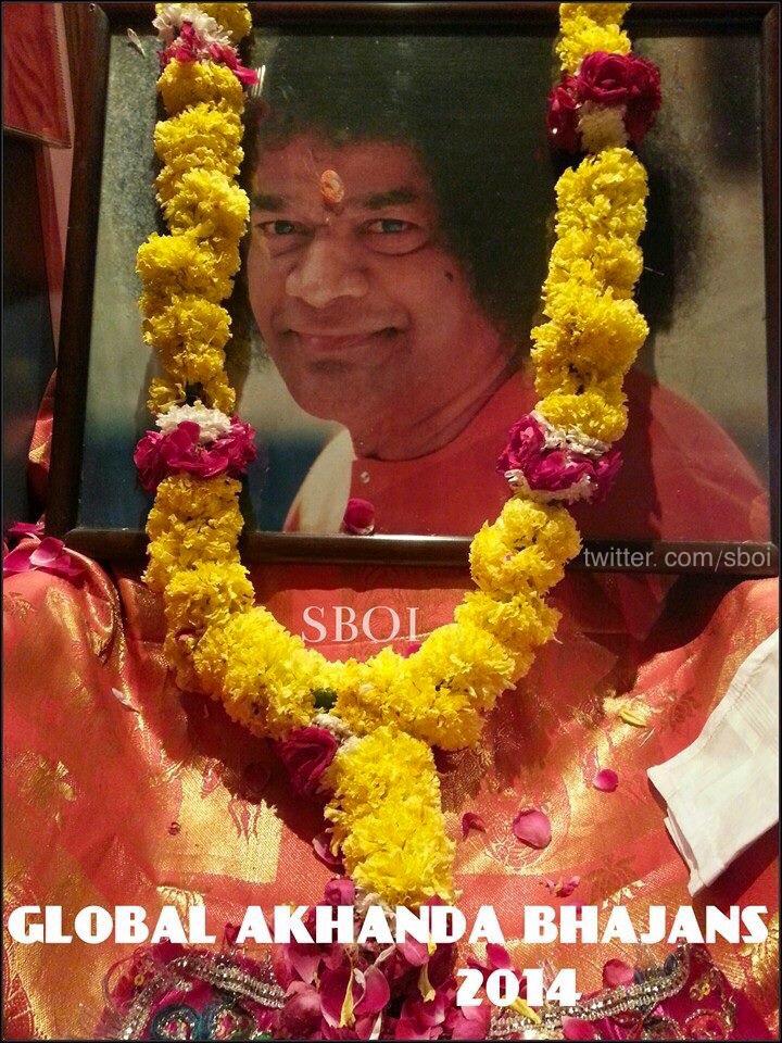 TheSathyaSai's tweet photo. If u look 2 Me, I look 2 u. - #SathyaSai 

#SBOI #OSR #AkhandaBhajan #GAB2014 #SaiBaba #SaiRam #Guru #Bhagawan #God http://t.co/QuGKEu7kJR