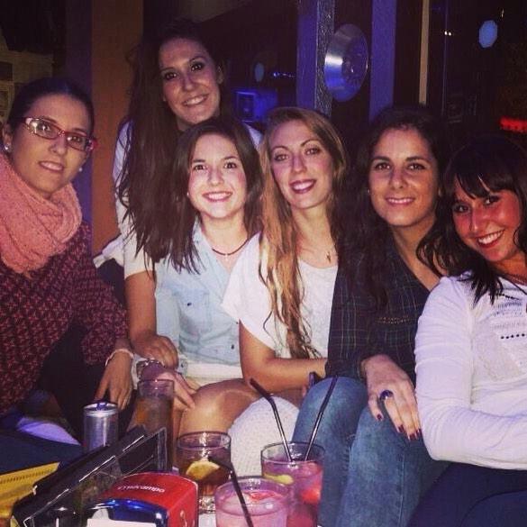 moly_pm's tweet photo. Felicidad entre amigas 😄 http://t.co/NXYLrCZvlr