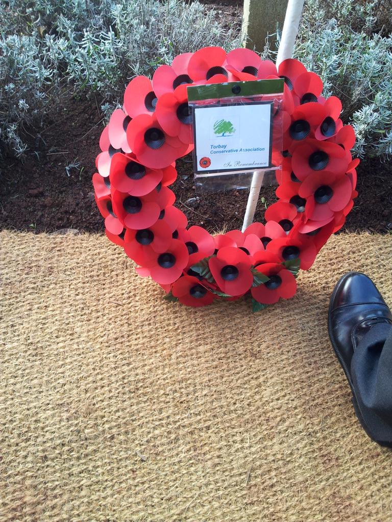 kevin_j_foster's tweet image. Beautiful weather for the Remembrance Service in Torquay this morning. @MPudney laying wreath on behalf of @TorbayCA