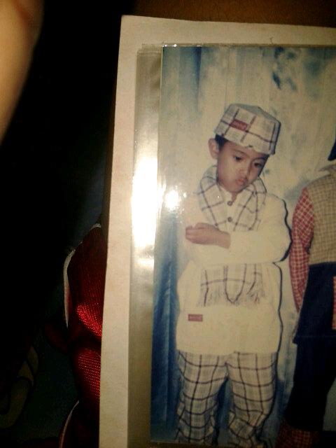 ibnumuzakki's tweet photo. Poto waktu kecil:D http://t.co/qcOr3RhXoy