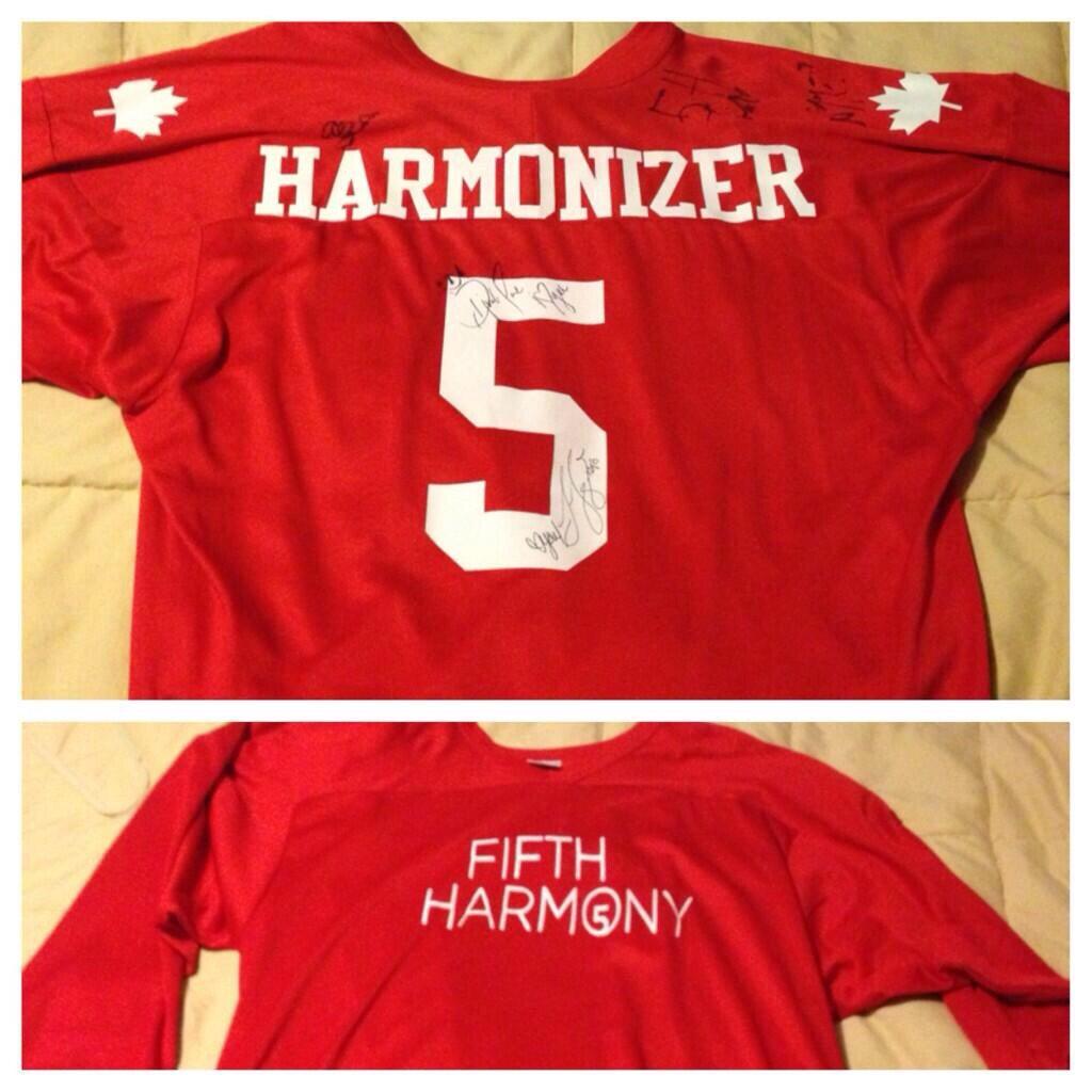 mfarm_'s tweet photo. Harmonizers! Get this tweet 5000 RTs and I'll give away my autographed 5H jersey if the girls win! #votefifthharmony http://t.co/SHdaKRe5uc