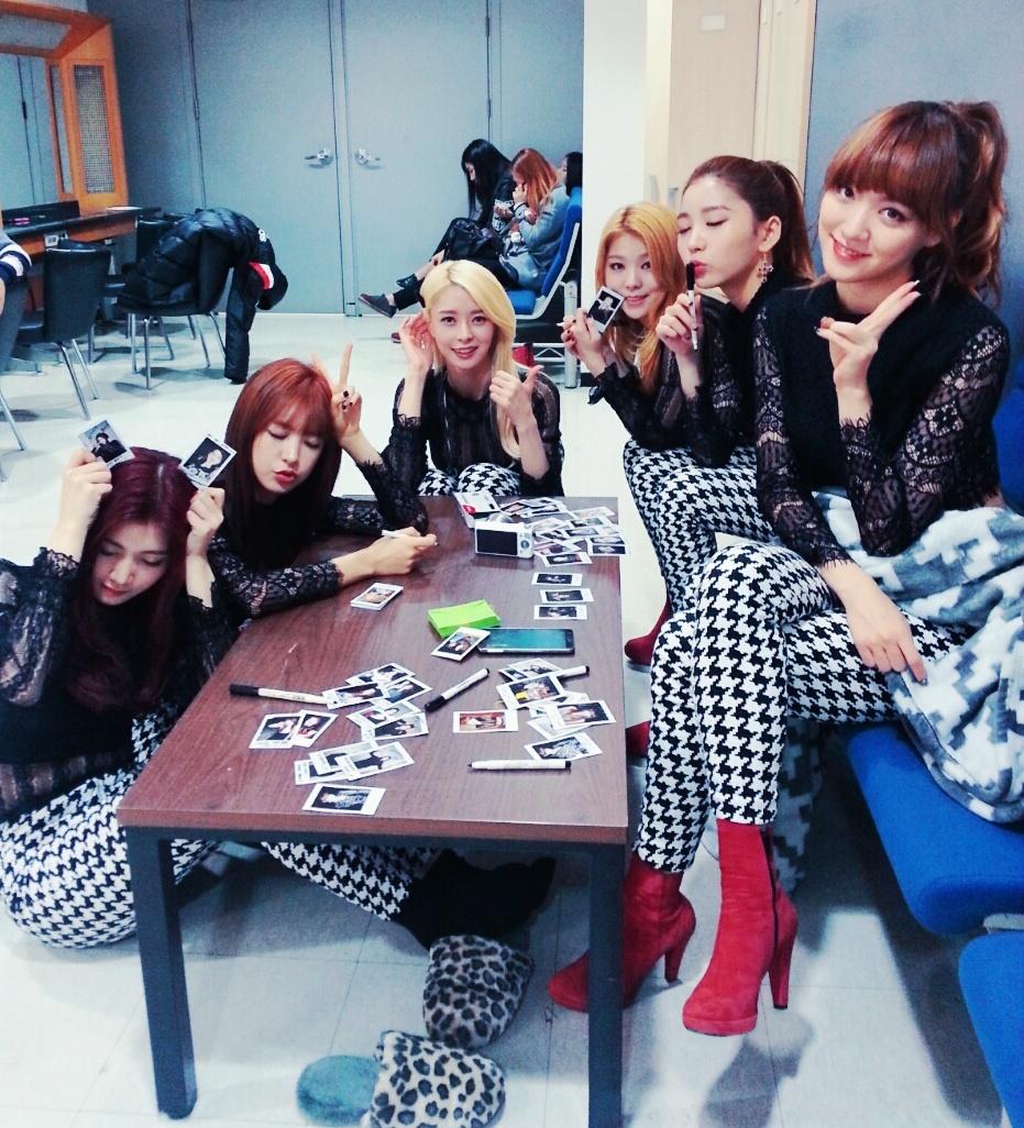 B2AQEfrCQAEtV7f.jpg:large