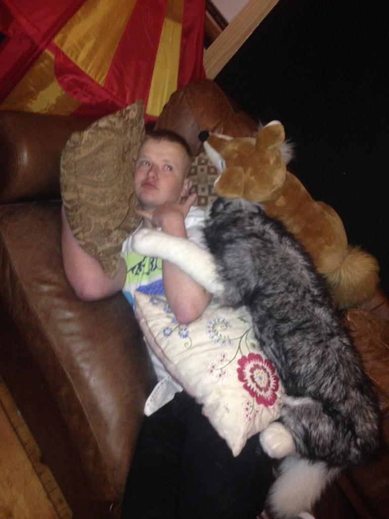Roisinglover121's tweet photo. This is my 19 year old cousin everybody #halfsessioner @gavglover http://t.co/5PQe5Qjf9B