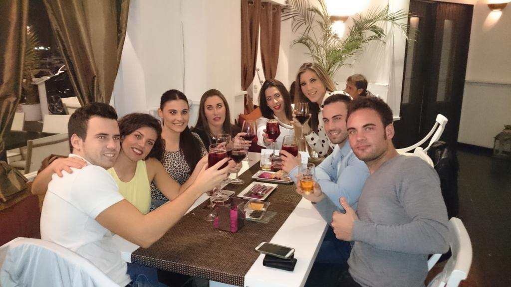 fran_ruizfer's tweet photo. Cena de empresa ;) http://t.co/h4CxxTir1u